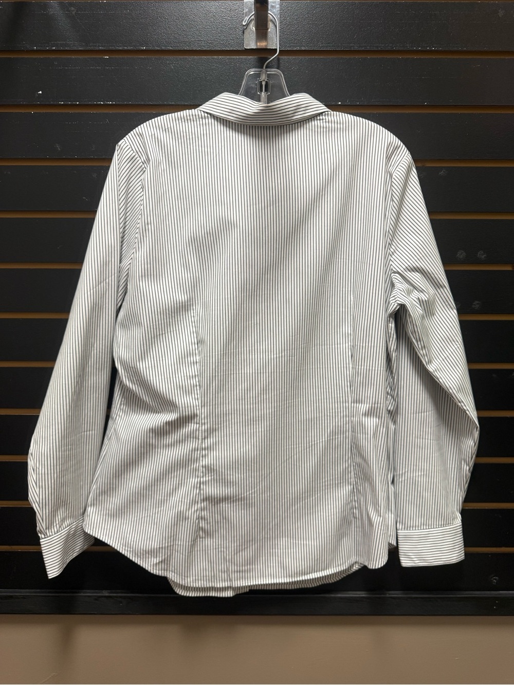 Worthington NWT Pinstripe Button Front Blouse Sz 16 - Picture 5 of 5